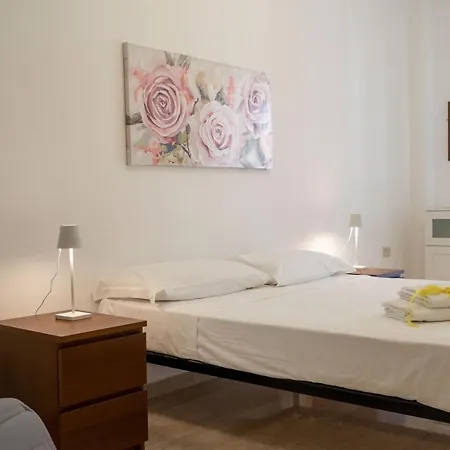 Guesthost - Universita & Stazione Airy With Parking