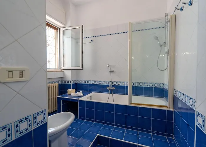 Apartment Guesthost - Universita & Stazione Airy With Parking *