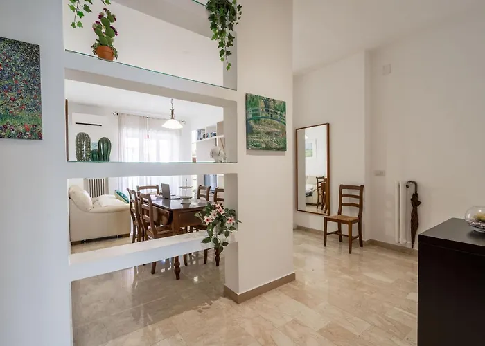 Apartment Guesthost - Universita & Stazione Airy With Parking Bari