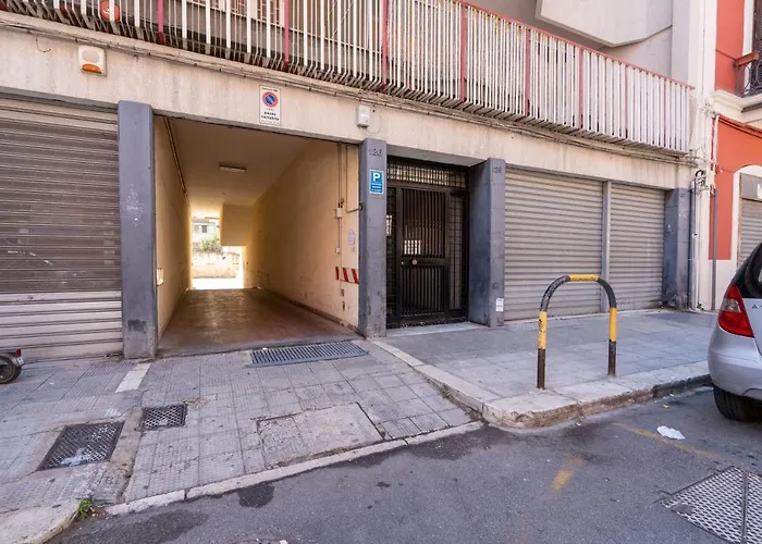 Apartment Guesthost - Universita & Stazione Airy With Parking Bari