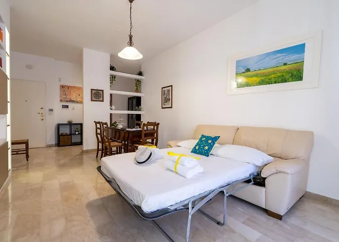 Apartment Guesthost - Universita & Stazione Airy With Parking Bari