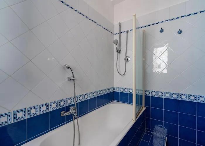 Apartment Guesthost - Universita & Stazione Airy With Parking *